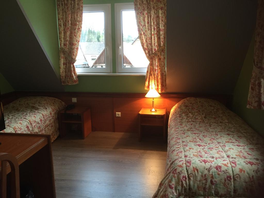 Hotel A L'Ancre Mothern الغرفة الصورة